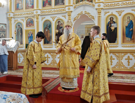 Преосвященнейший епископ Савва совершил Божественную Литургию в храме Успения Пресвятой Богородицы села Ливенка