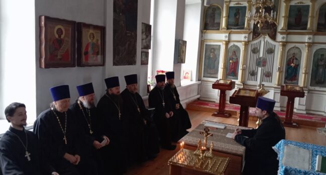В храме Успения Пресвятой Богородицы села Ливенка прошло собрание духовенства II-го Бирюченского благочиния